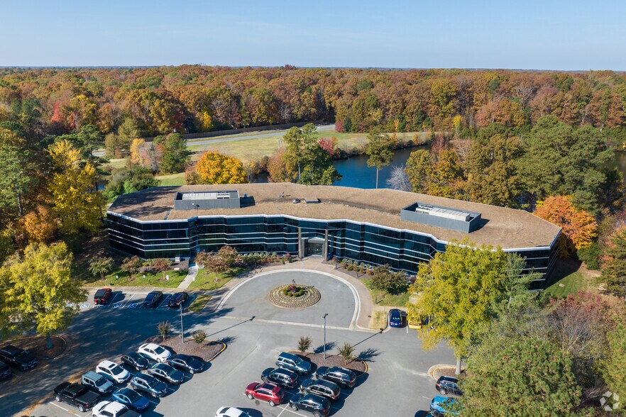 2820 Waterford Lake Dr, Midlothian, VA à louer - Photo du bâtiment - Image 3 de 69