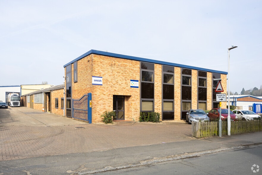 Fircroft Way, Edenbridge for sale - Primary Photo - Image 1 of 1