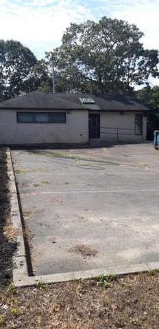 362 Mooney Pond Rd, Farmingville, NY for lease - Building Photo - Image 2 of 5