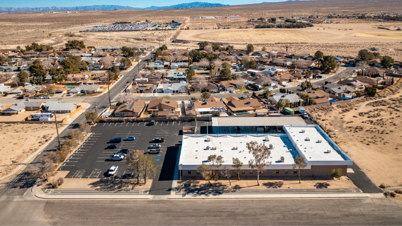 300 S Richmond Rd, Ridgecrest, CA for sale - Primary Photo - Image 1 of 1