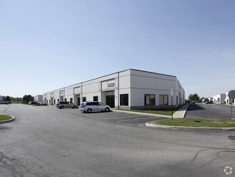 8840-8884 Whitney Dr, Lewis Center, OH for lease - Building Photo - Image 2 of 4