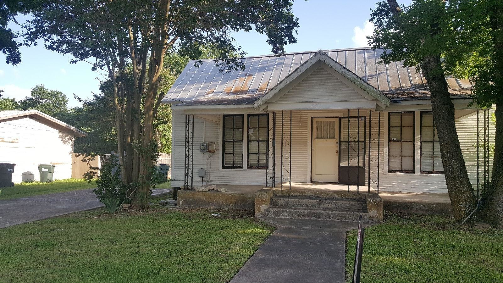 601 W Center St, Kyle, TX à louer Photo principale- Image 1 de 17