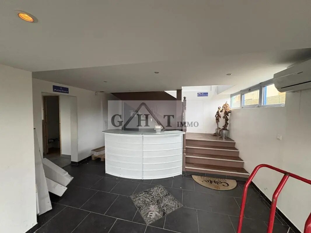 Industrial in BOISSY-L'AILLERIE for lease Interior Photo- Image 1 of 7