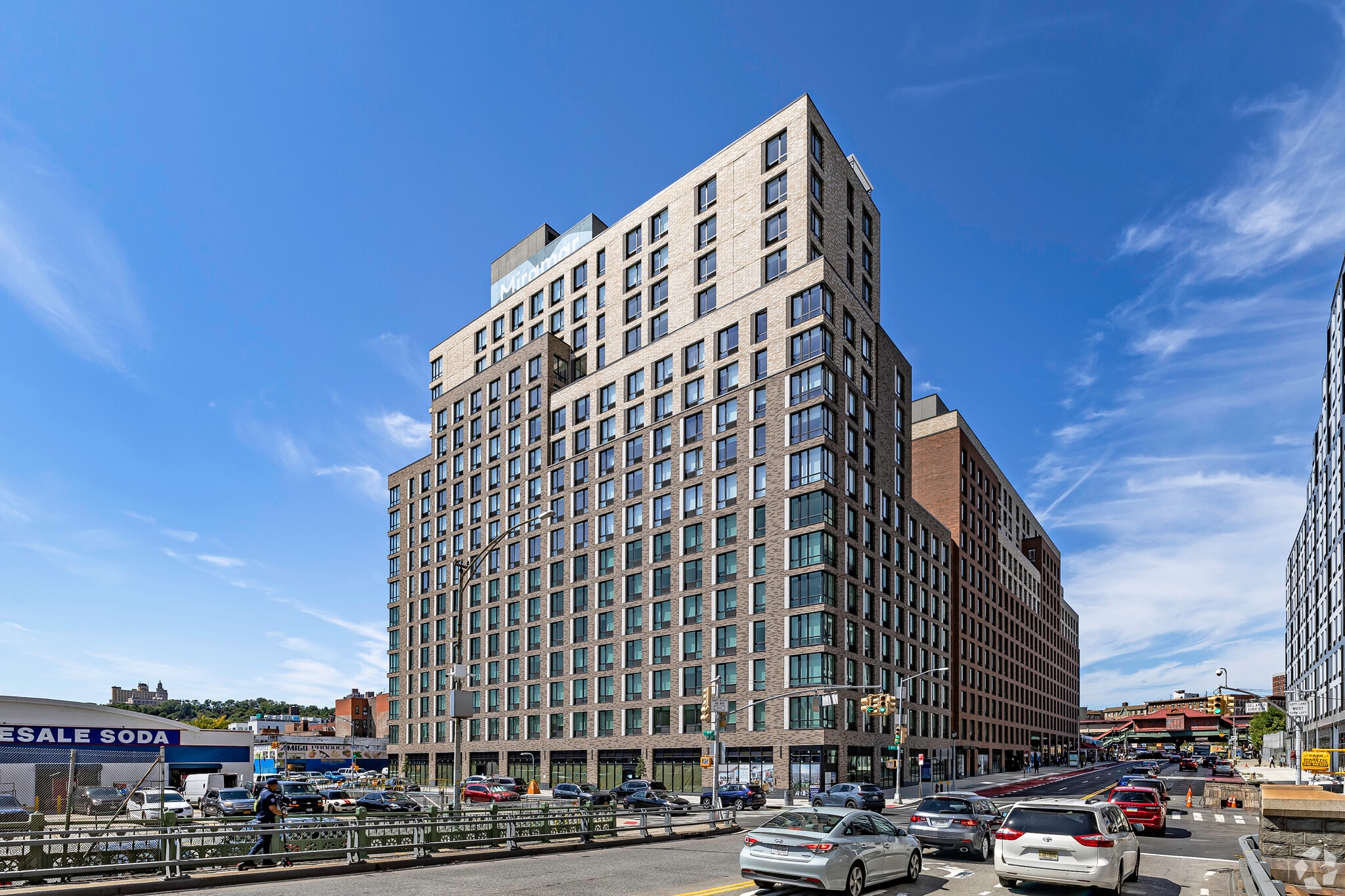 400 W 207th St, New York, NY for lease Primary Photo- Image 1 of 5