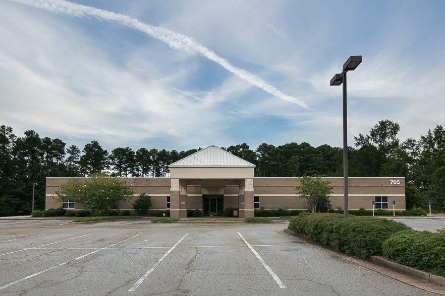 705 Breedlove Dr, Monroe, GA à louer - Photo du bâtiment - Image 2 de 43