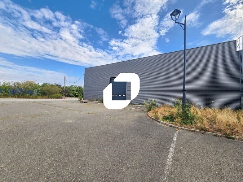 18 Rue Des Osiers, Coignières à louer - Photo du bâtiment - Image 3 de 16