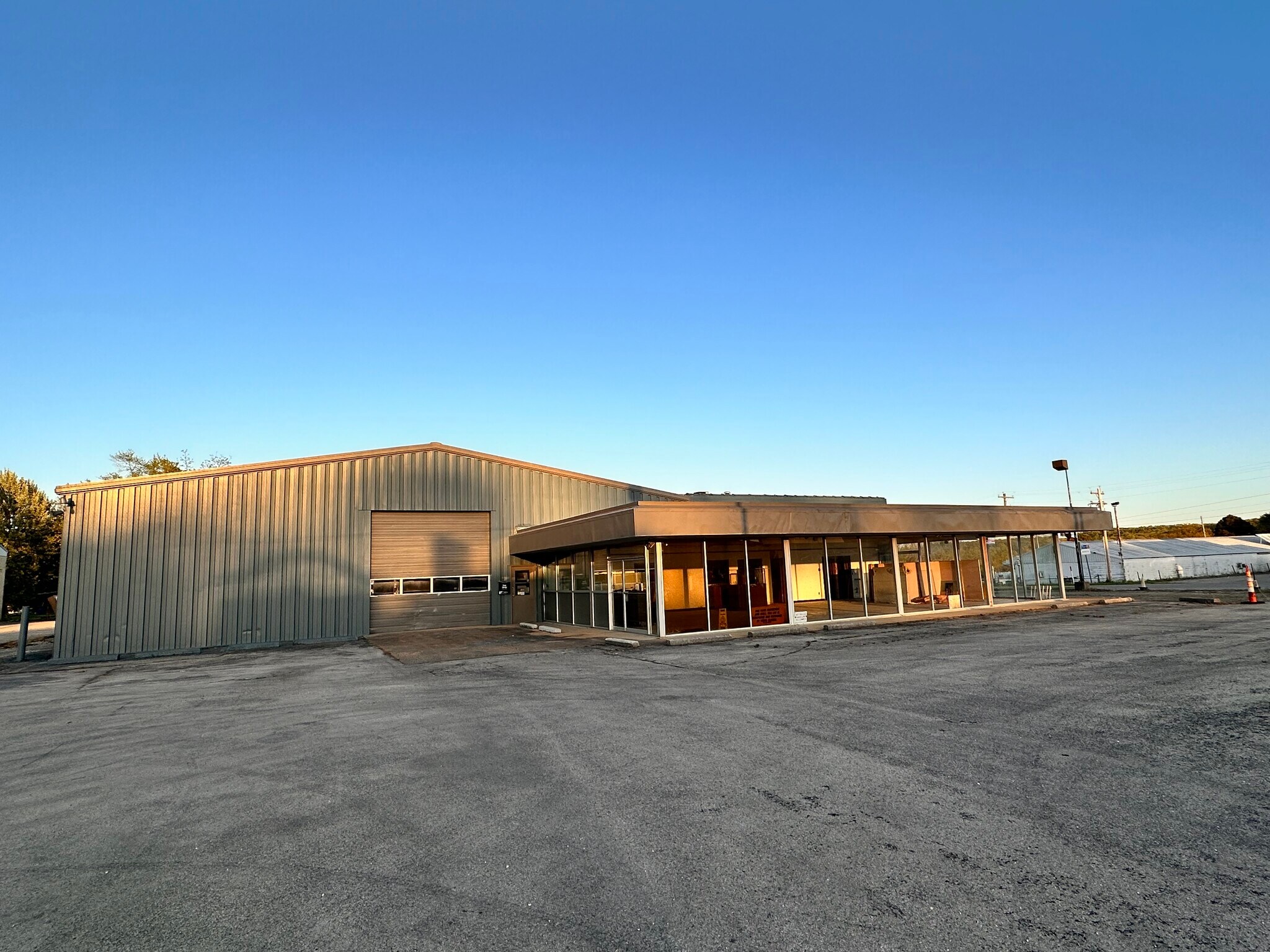 1222 S Sam Houston Blvd, Houston, MO for sale Building Photo- Image 1 of 1