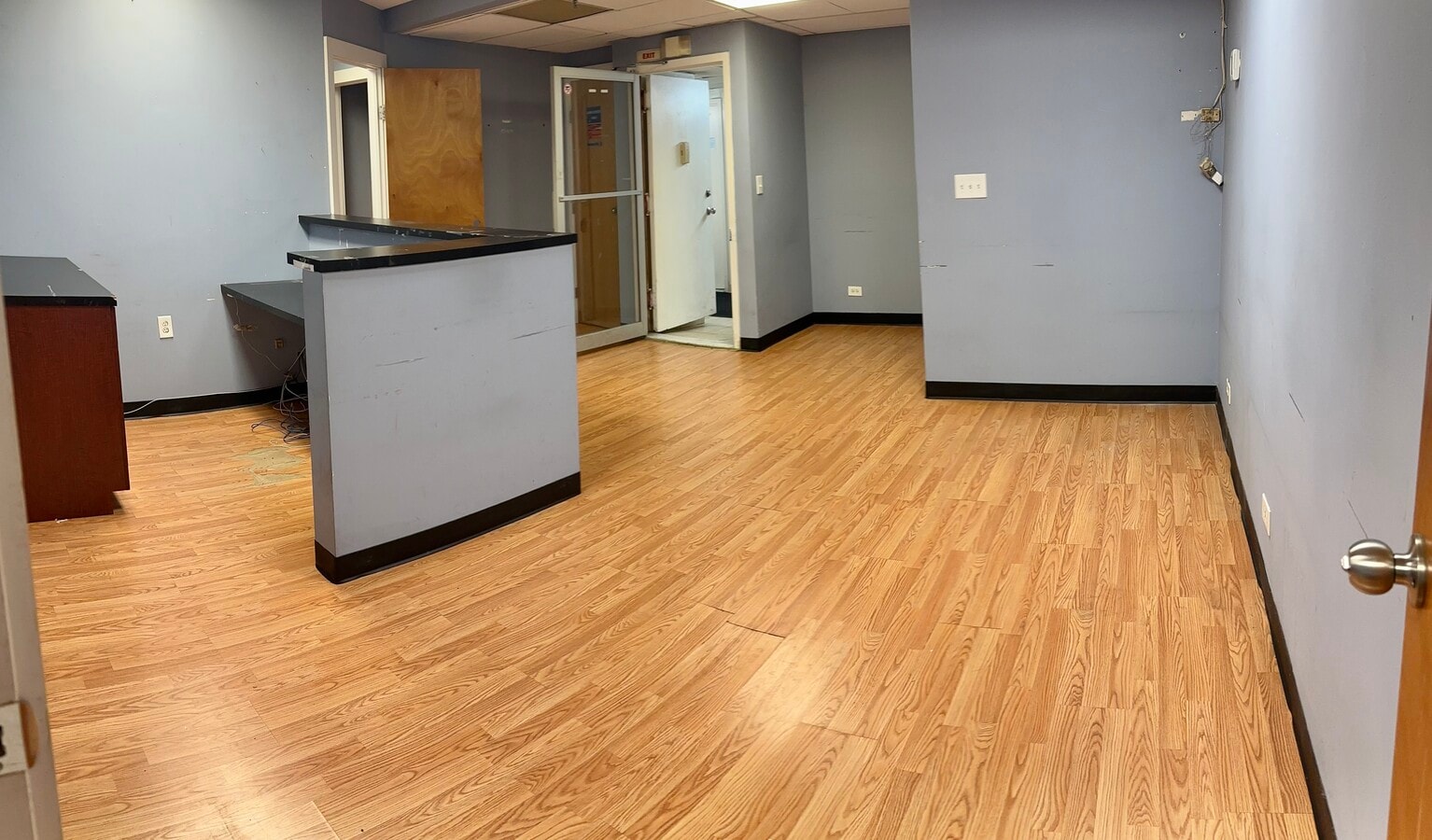 8708 Justice Ave, Elmhurst, NY 11373 - Unité CB - - Photo intérieure - Image 2 of 6