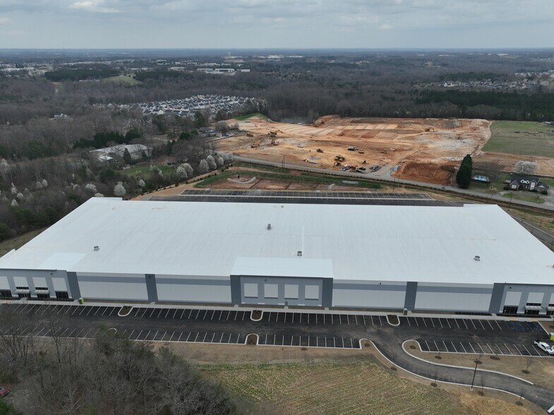 891 Deyoung Rd, Greer, SC à louer - Photo du bâtiment - Image 3 de 10