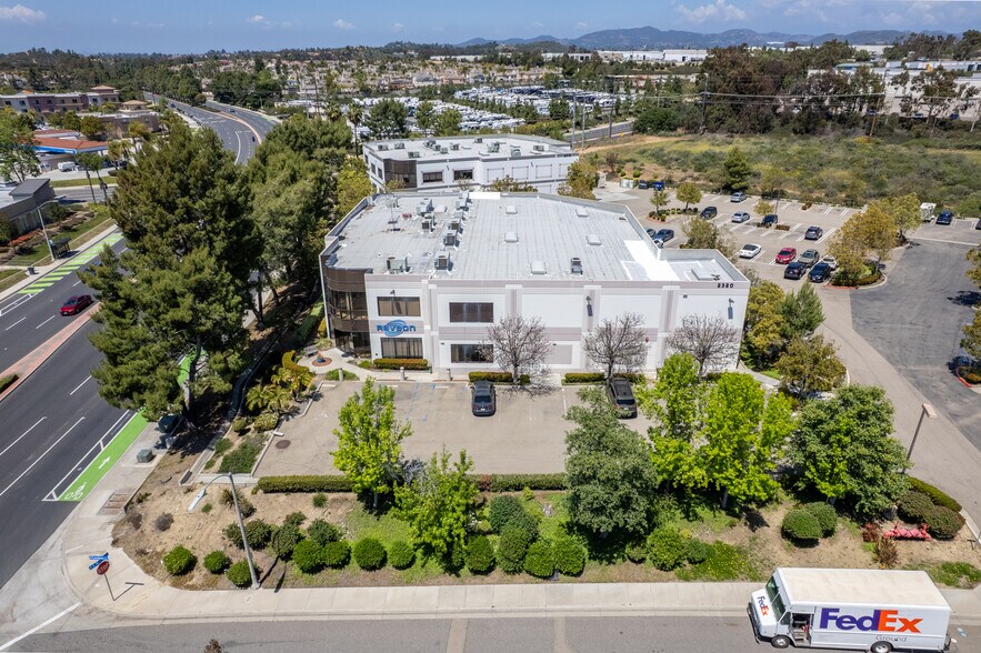 2320 Cousteau Ct, Vista, CA à vendre - Photo du bâtiment - Image 3 de 6