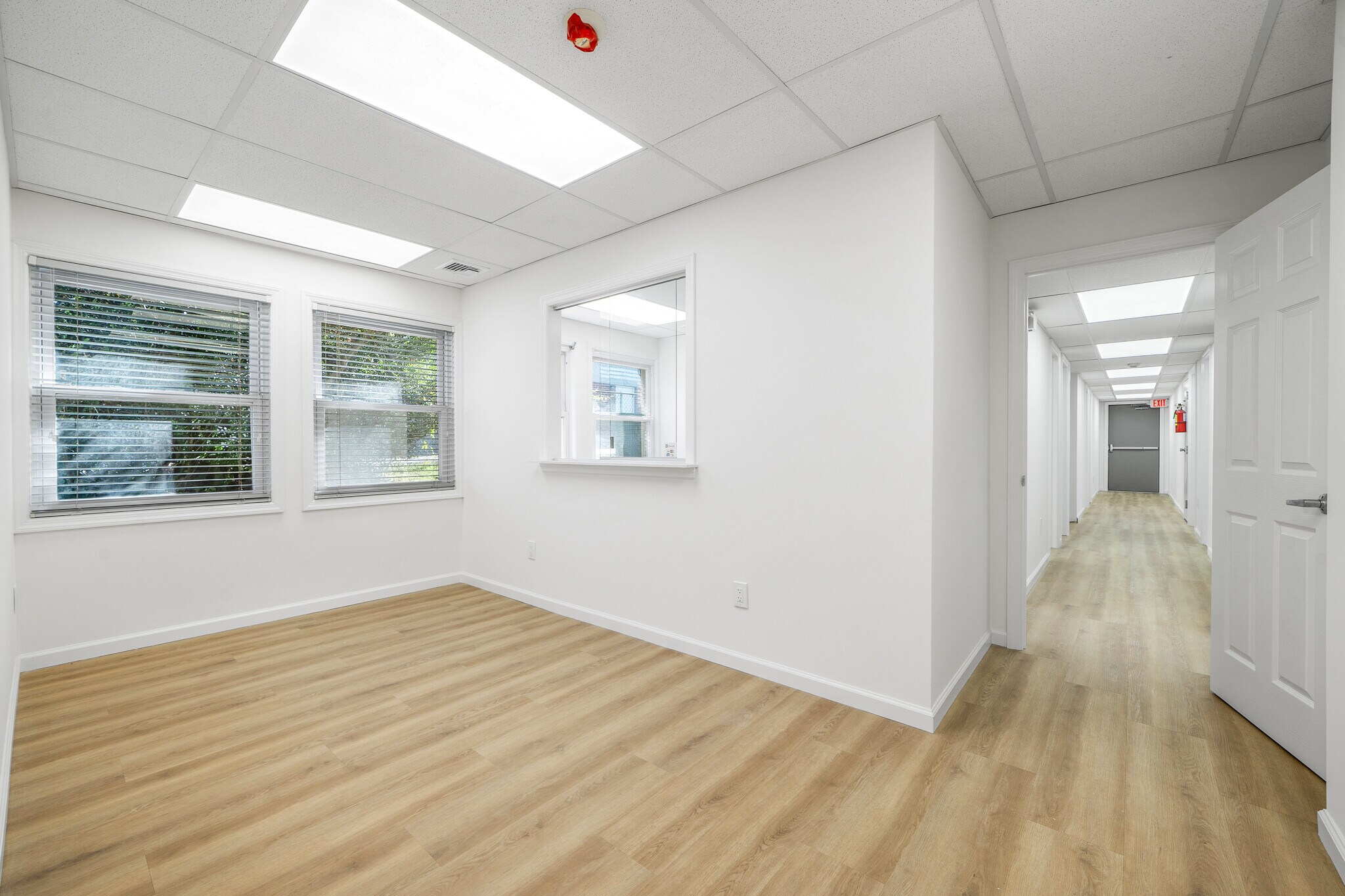 28 Throckmorton Ln, Old Bridge, NJ for lease Building Photo- Image 1 of 23