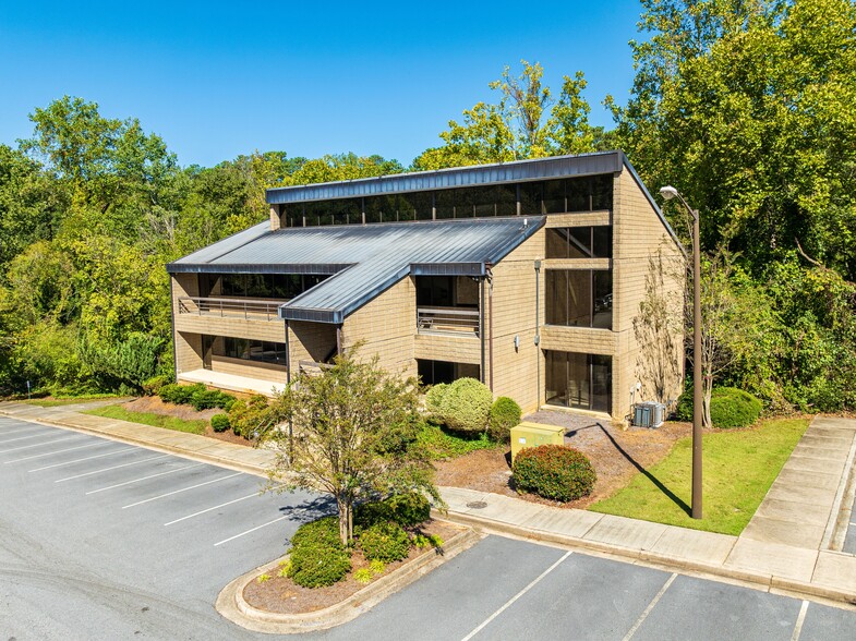 3066 Mercer University Dr, Chamblee, GA for lease - Building Photo - Image 2 of 10