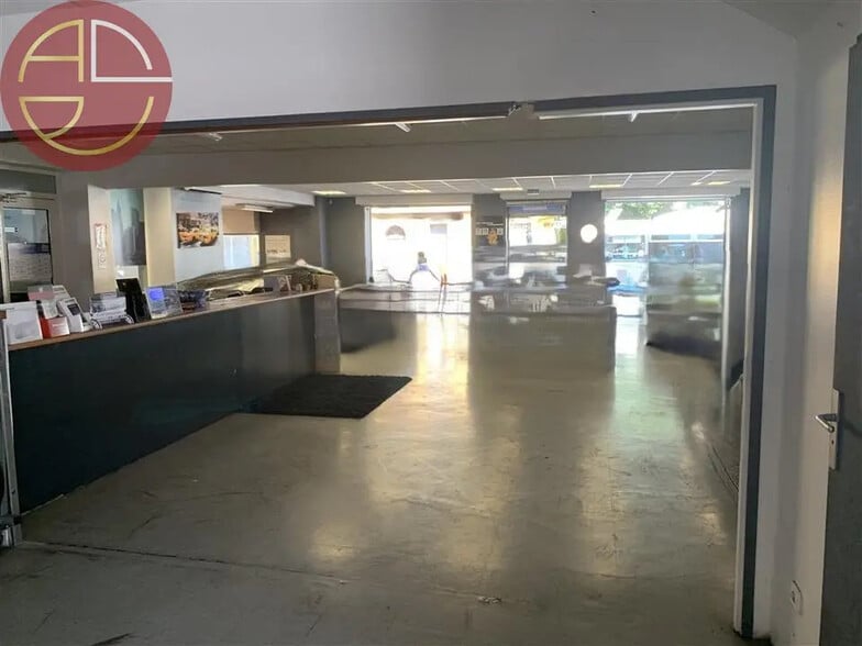 Retail in Toulouse for lease - Lobby - Image 3 of 7