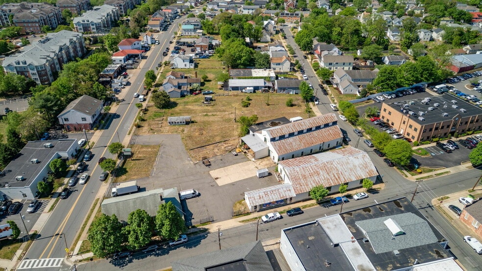 Roxbury Mills Redevelopment Opportunity portefeuille de 4 propriétés à vendre sur LoopNet.ca - Photo du bâtiment - Image 2 de 8