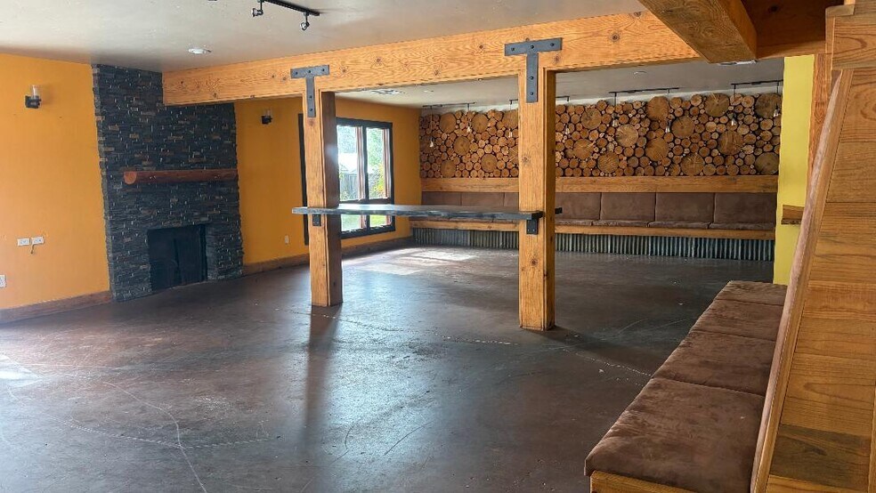 23036 Joaquin Gully Rd, Twain Harte, CA à louer - Photo du bâtiment - Image 3 de 9