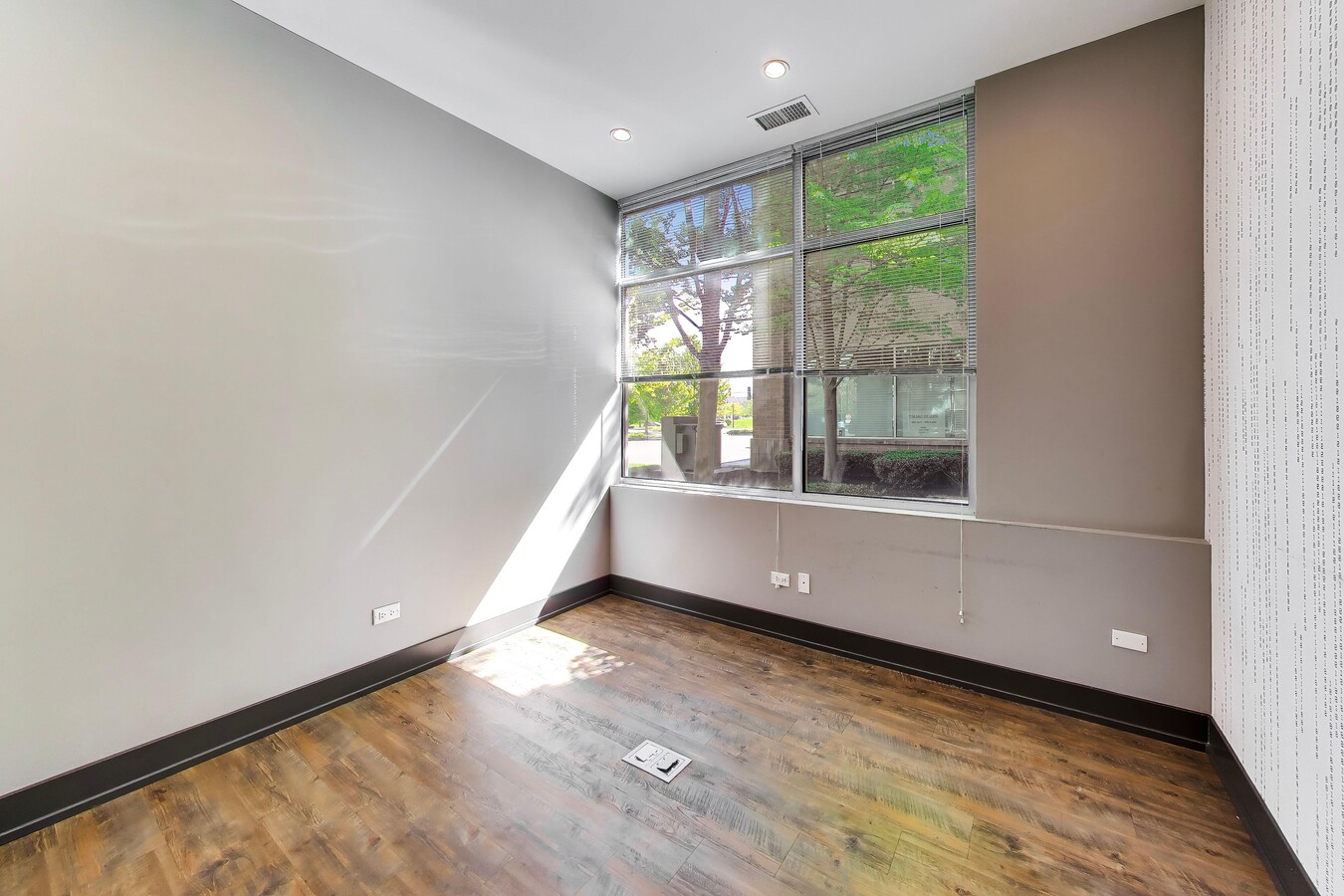 2640 Patriot Blvd, Glenview, IL 60026 - Unit 130 - - Interior Photo - Image 1 of 5