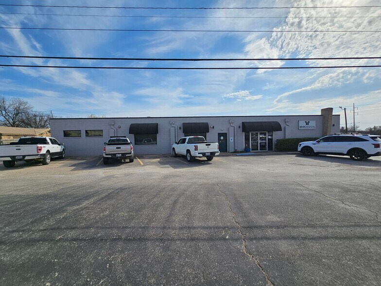 301 East South 11th St, Abilene, TX à vendre - Photo du bâtiment - Image 1 de 7