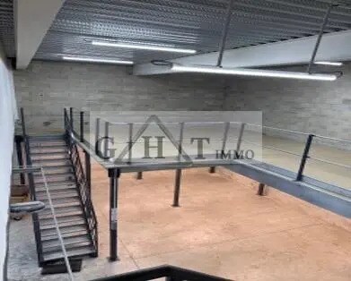 Industrial in Villeneuve-la-Garenne for lease - Building Photo - Image 2 of 3