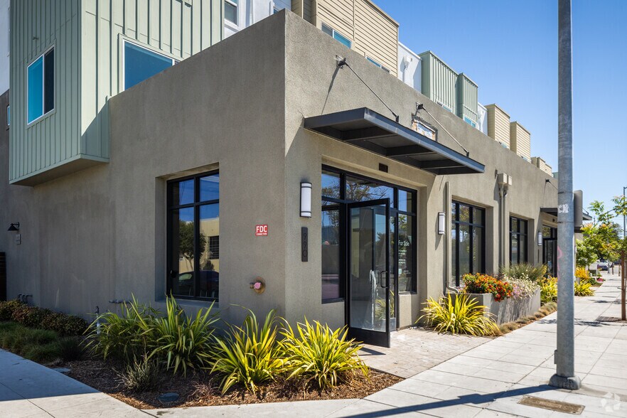 990 W Grand Ave, Oakland, CA à louer - Photo du bâtiment - Image 1 de 7