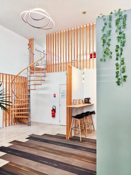 Bureau dans Marseille à louer - Hall d’entrée - Image 3 de 7