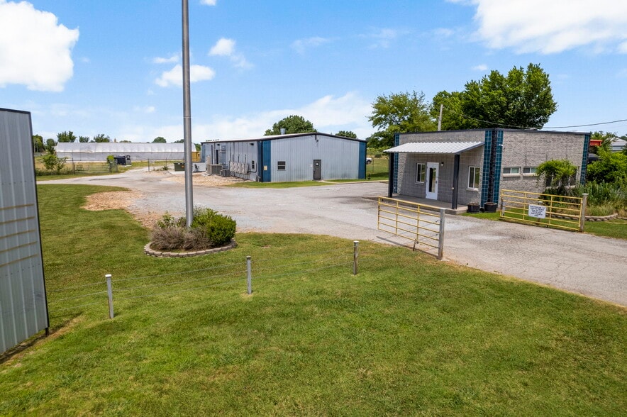 64050 E 290 Rd, Grove, OK for sale - Building Photo - Image 1 of 10