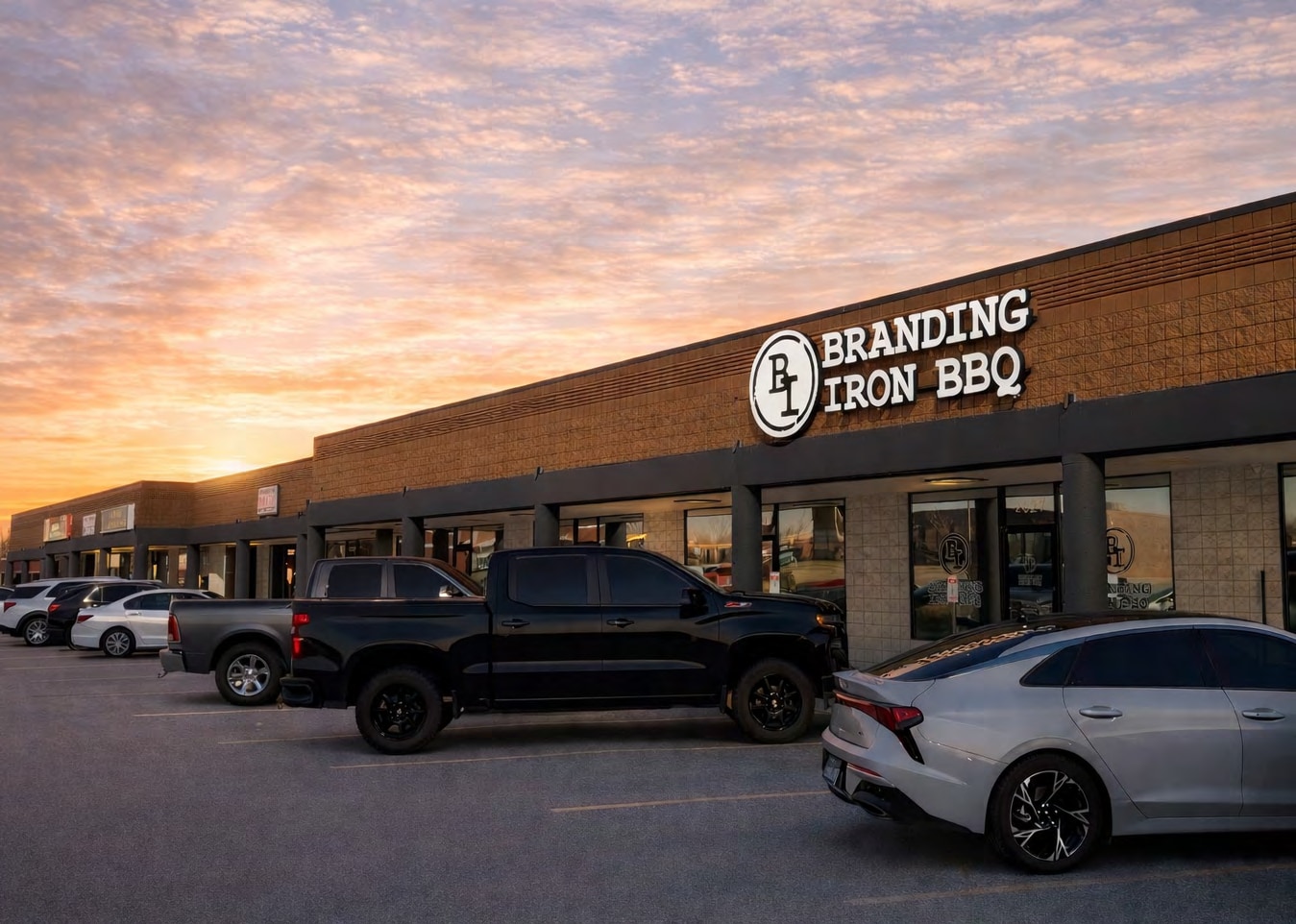 2007-2061 N Commercial St, Harrisonville, MO à louer Photo du bâtiment- Image 1 de 5