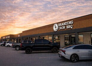 2007-2061 N Commercial St, Harrisonville, MO à louer Photo du bâtiment- Image 1 de 5