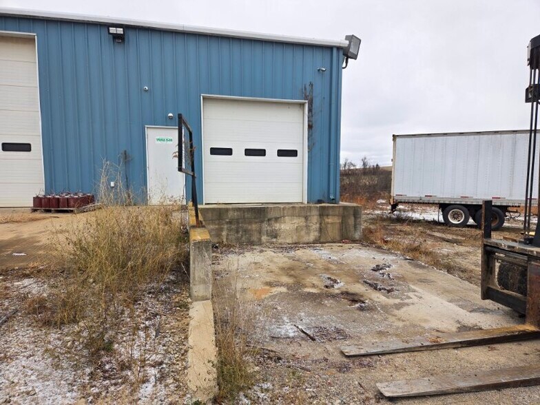 217 Alfery Ln, Mount Pleasant, PA à louer - Photo du bâtiment - Image 3 de 13