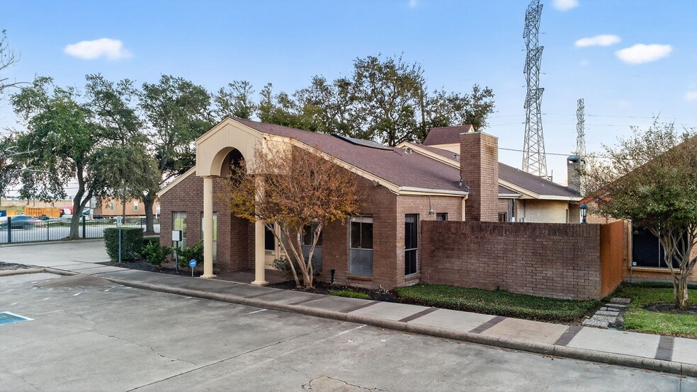 11111 Jones Rd, Houston, TX for sale - Primary Photo - Image 1 of 21