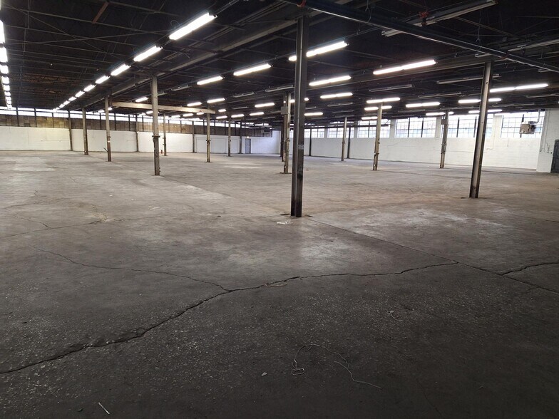 4940 S Kilbourn Ave, Chicago, IL à vendre - Photo du bâtiment - Image 2 de 14