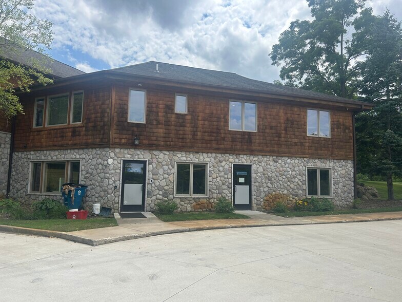 15045 Dixie Hwy, Holly, MI à louer - Photo du bâtiment - Image 2 de 14