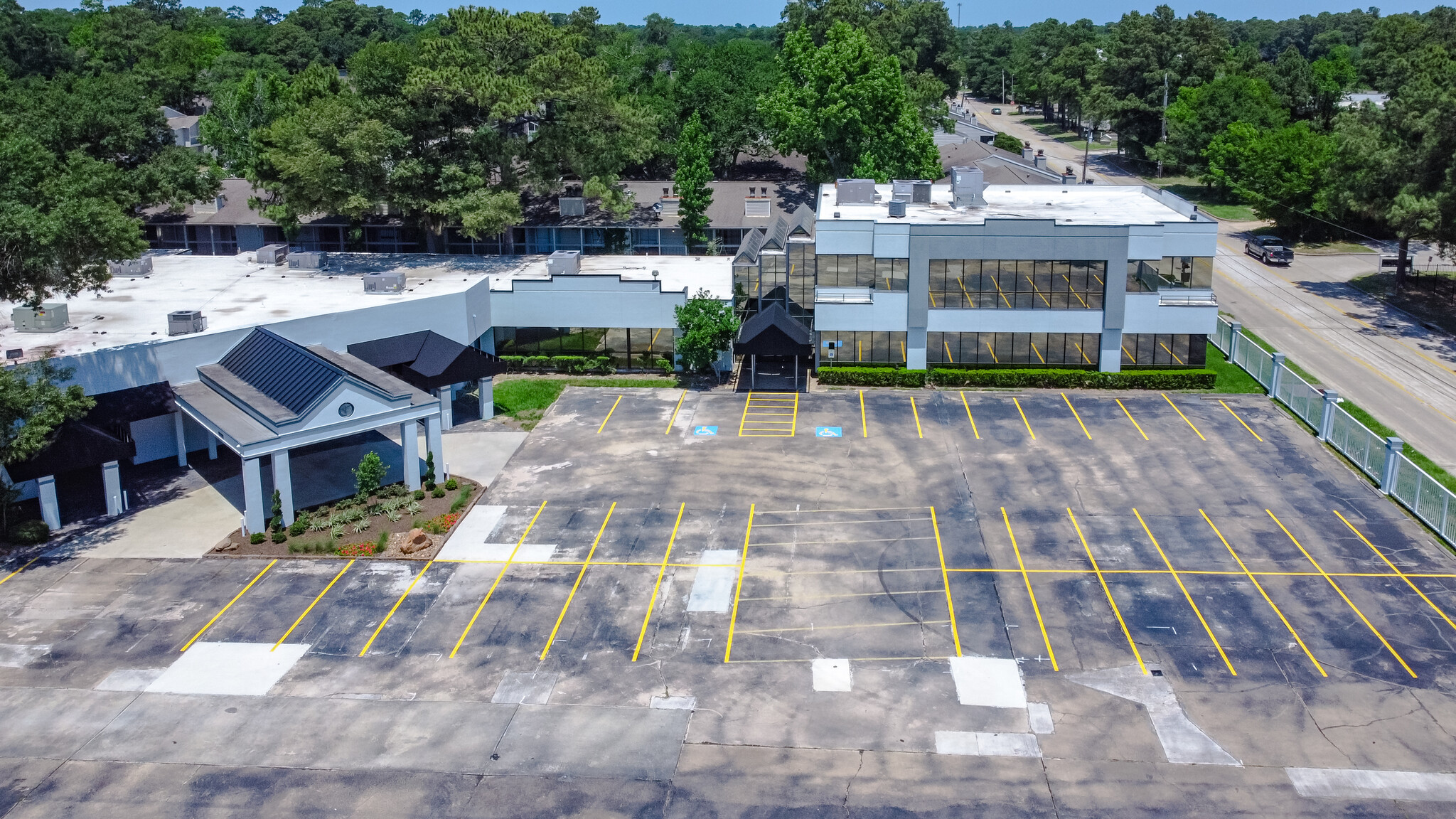 17323 Red Oak Dr, Houston, TX for lease Building Photo- Image 1 of 8