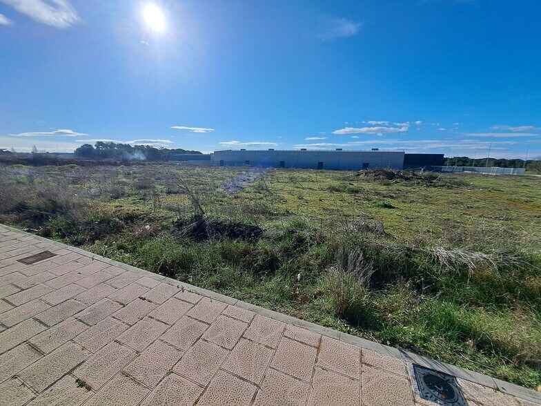 Calle Cachicanes, 13, Laguna de Duero, Valladolid for sale - Primary Photo - Image 2 of 24