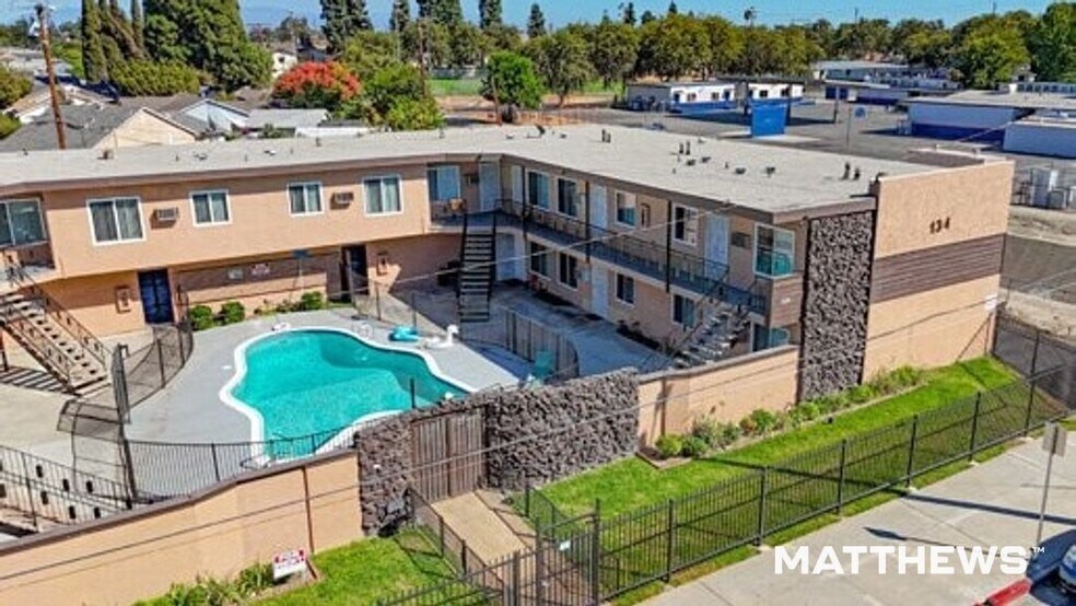 134 S Pritchard Ave, Fullerton, CA à vendre - Photo du bâtiment - Image 2 de 11