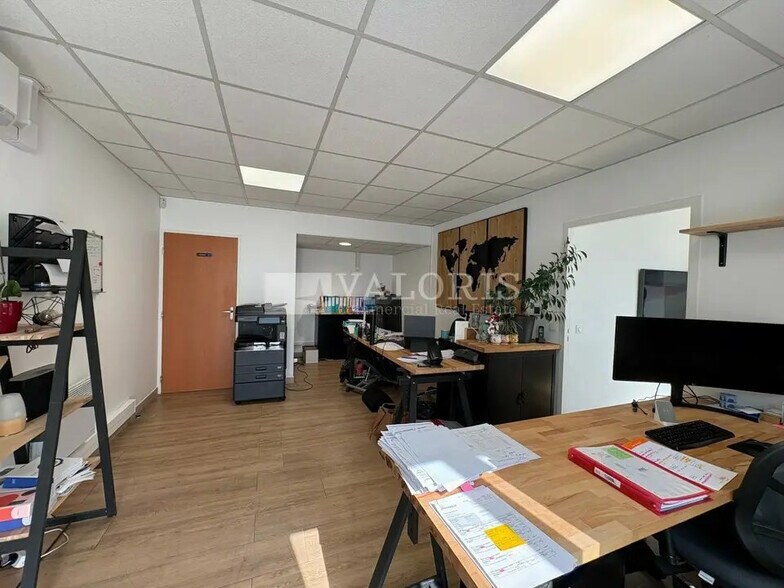 Bureau dans Chassieu à louer - Photo intérieure - Image 2 de 7