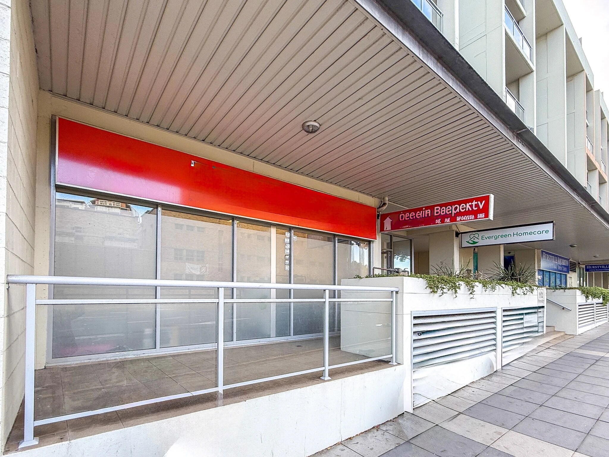 106-112 Queens Rd, Hurstville à louer Photo du bâtiment- Image 1 de 5