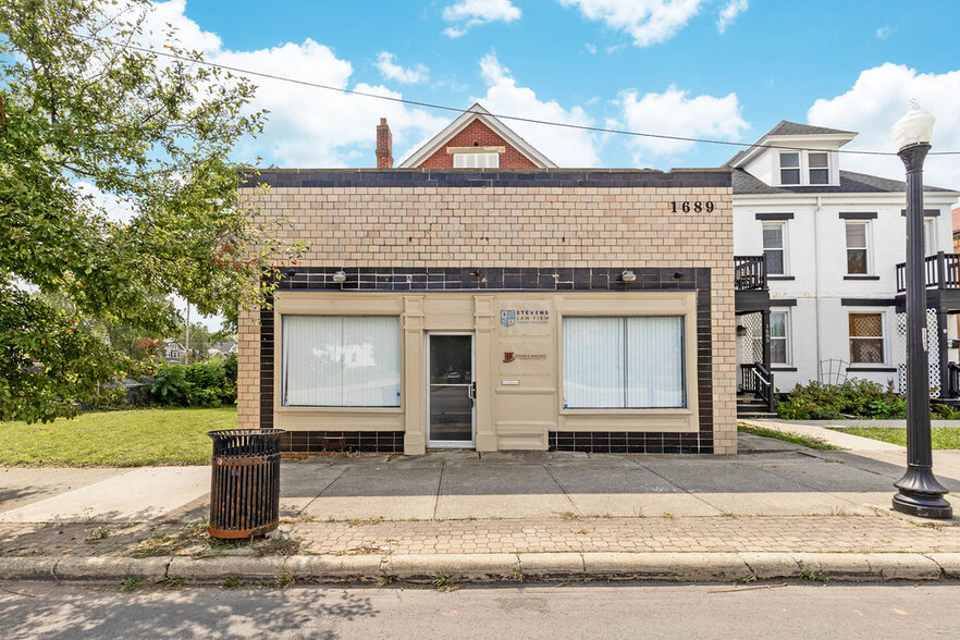 1689 E Main St, Columbus, OH for sale - Building Photo - Image 1 of 19