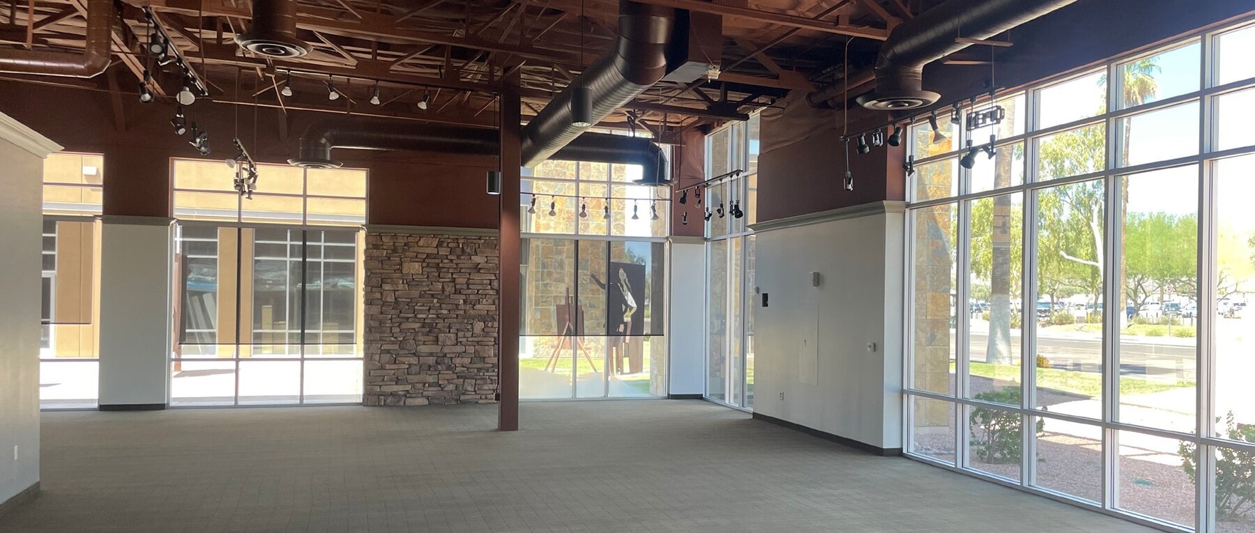 8425 S Emerald Dr, Tempe, AZ 85284 - Unit 100 - - Interior Photo - Image 1 of 2