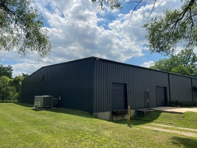 2050 Stanley Ave, Portage, MI for lease - Building Photo - Image 3 of 9