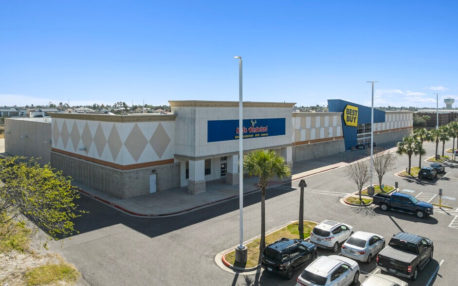 8012 N 10th St, McAllen, TX à vendre - Photo du bâtiment - Image 2 de 11