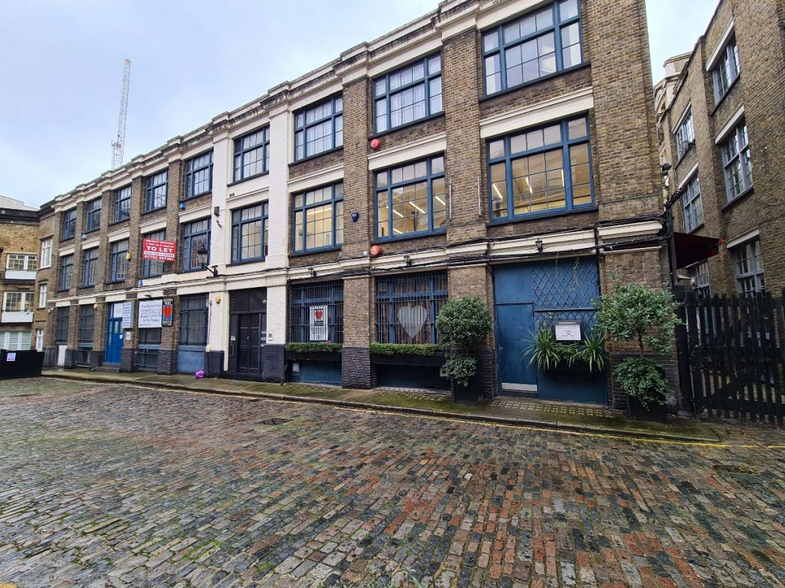 3-5 Bleeding Heart Yard, London for lease - Building Photo - Image 2 of 2