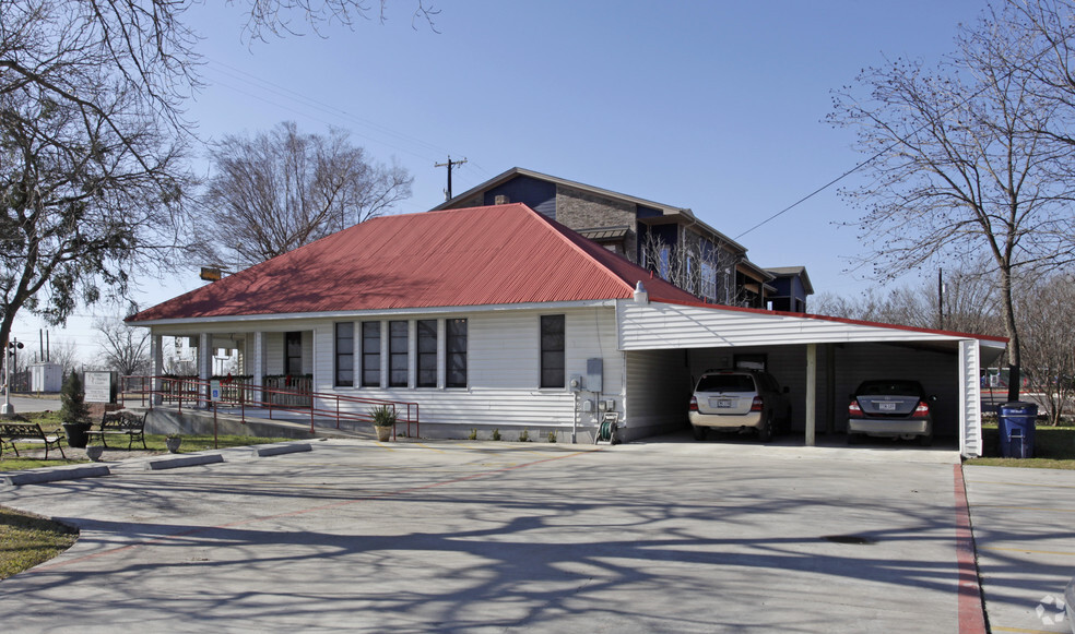 101 Park St, Hutto, TX à vendre - Photo du bâtiment - Image 3 de 22