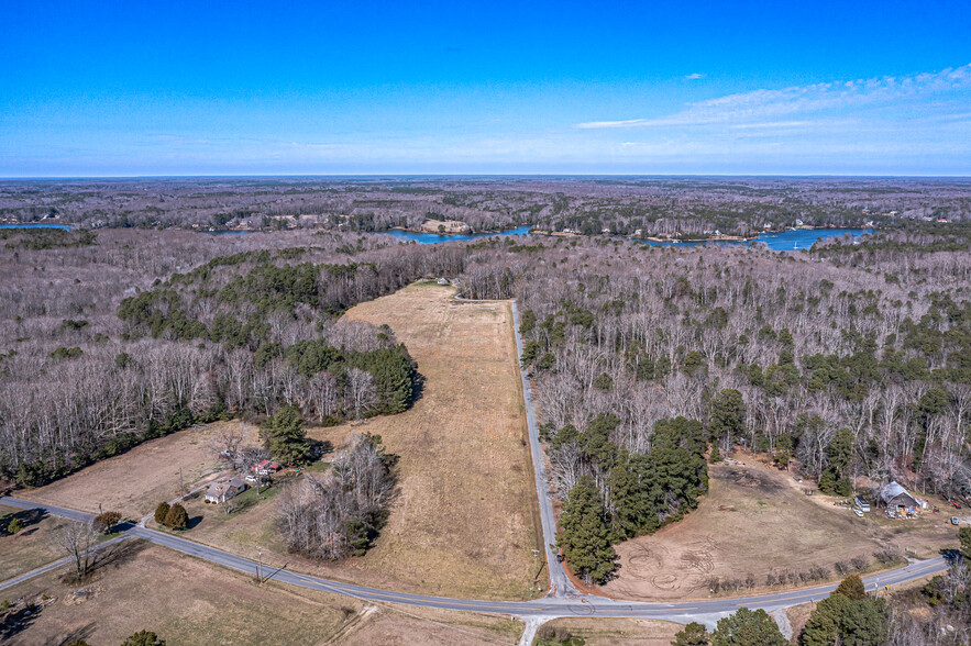 407 Loblolly Rd, Weems, VA à vendre - Photo du b timent - Image 2 de 14