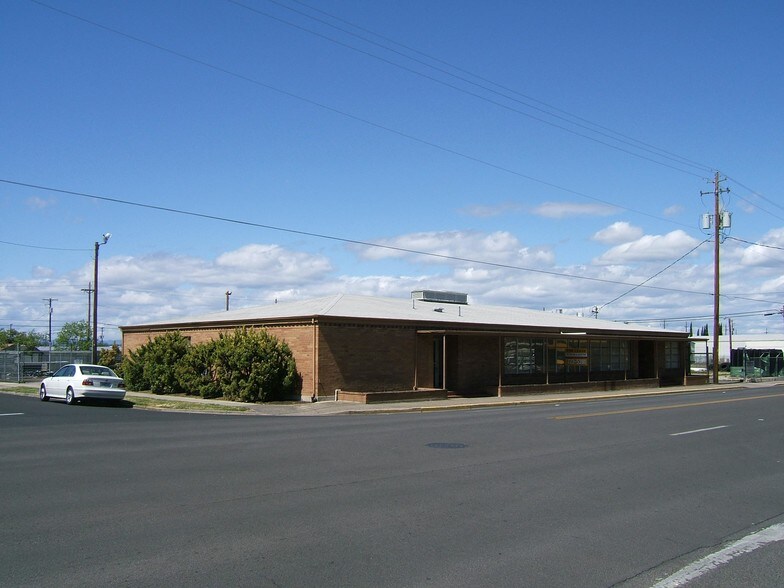 132 W 4th St, Medford, OR à louer - Photo du bâtiment - Image 1 de 2