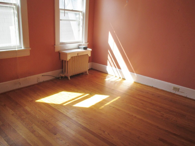 1313 Maple Ave SW, Roanoke, VA à vendre - Photo du bâtiment - Image 2 de 13