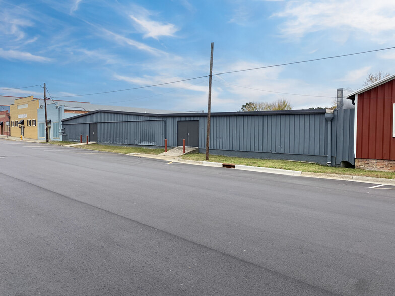 125 W Vance St, Zebulon, NC for sale - Building Photo - Image 1 of 7