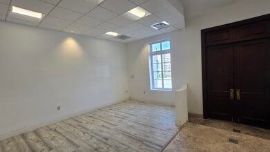 239 S County Rd, Palm Beach, FL for lease Interior Photo- Image 2 of 5