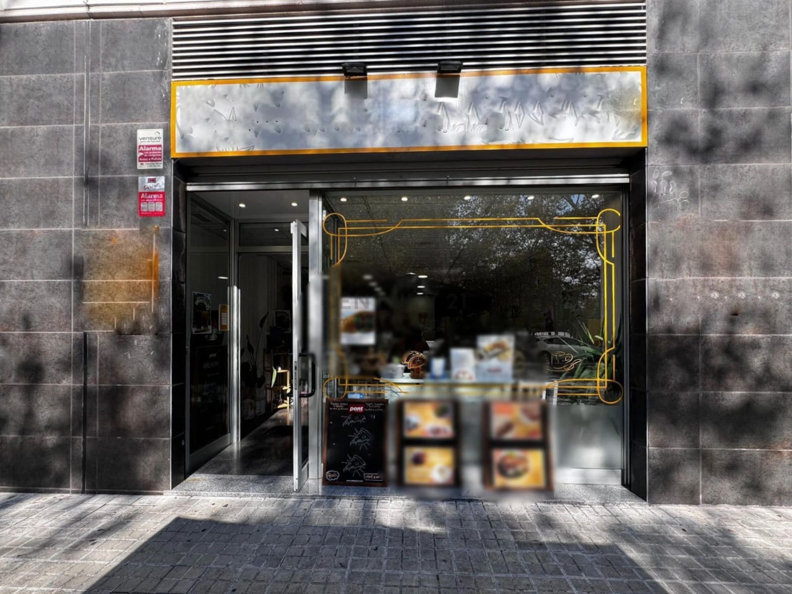 Retail in Barcelona, Barcelona for lease Interior Photo- Image 1 of 11
