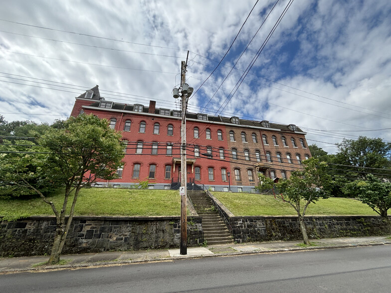 32-40 Pius St, Pittsburgh, PA à vendre - Photo principale - Image 1 de 8