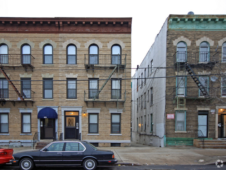 225 65th St, Brooklyn, NY for sale - Building Photo - Image 1 of 12